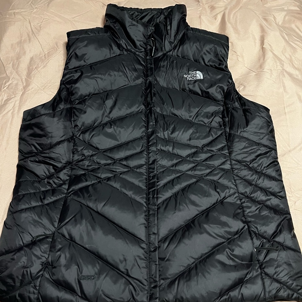 North face Women’s vest 550